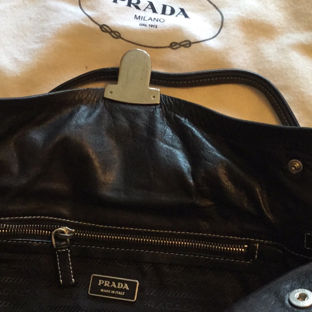 Prada bag - Picture 5 of 11